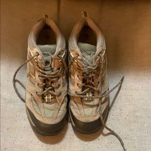 Great Colombia hiking boots. Size 10.